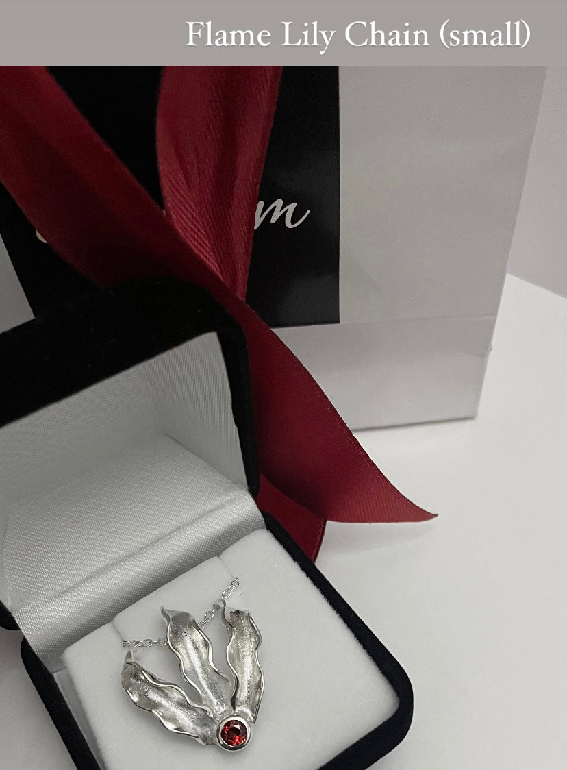 Flame Lily necklace - Small Garnet