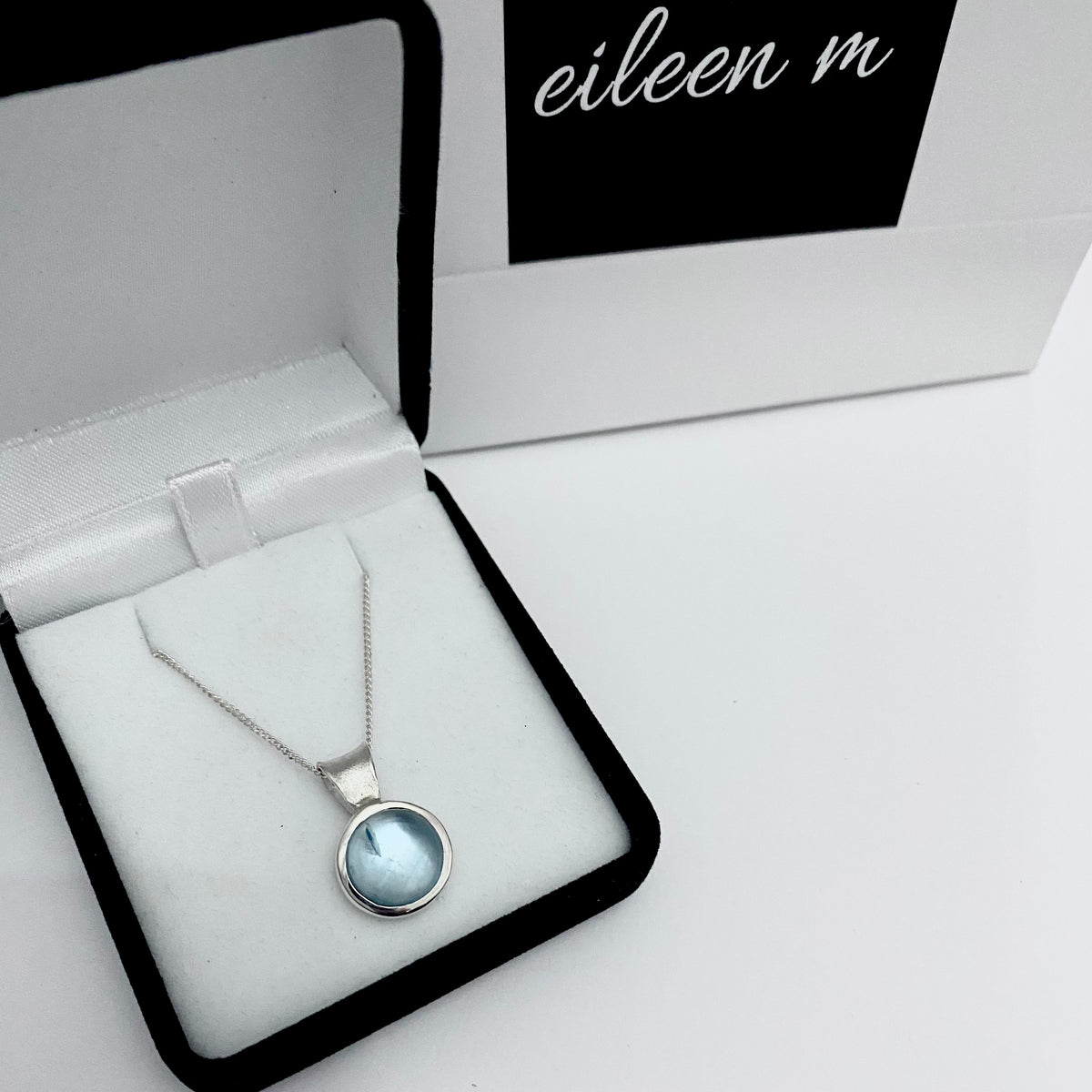 Round Aquamarine Chain